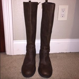 Brown boots